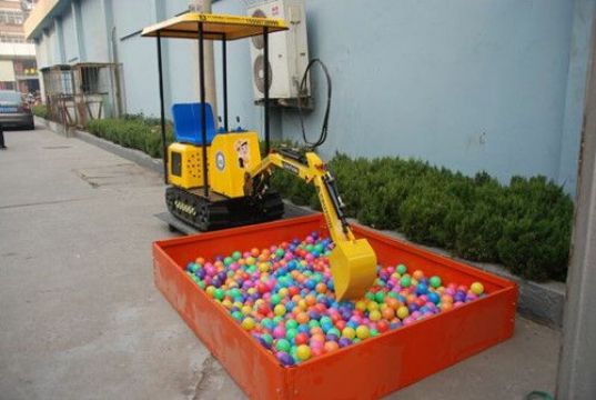 點(diǎn)擊查看詳細信息<br>標題：旋轉90度游樂(lè )挖掘機 閱讀次數：3304