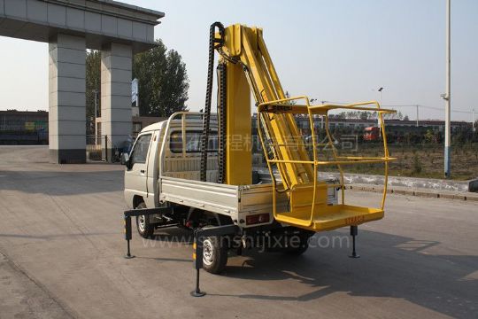 點(diǎn)擊查看詳細信息<br>標題：小型電動(dòng)高空作業(yè)車(chē) 閱讀次數：3511