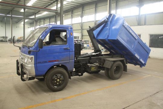 點(diǎn)擊查看詳細信息<br>標題：鉤臂式垃圾車(chē) 閱讀次數：4131