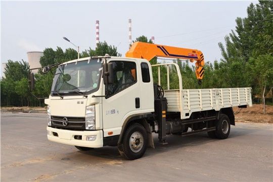 點(diǎn)擊查看詳細信息<br>標題：5噸凱馬隨車(chē)吊 閱讀次數：2672