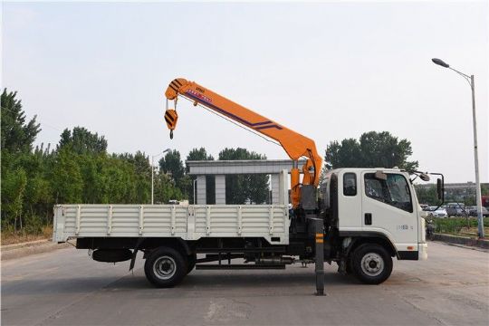 點(diǎn)擊查看詳細信息<br>標題：5噸凱馬隨車(chē)吊3節臂 閱讀次數：2914