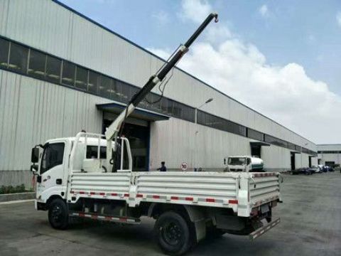 點(diǎn)擊查看詳細信息<br>標題：車(chē)載小吊機 閱讀次數：2249