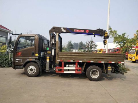 點(diǎn)擊查看詳細信息<br>標題：4噸重汽豪沃隨車(chē)吊 閱讀次數：2266