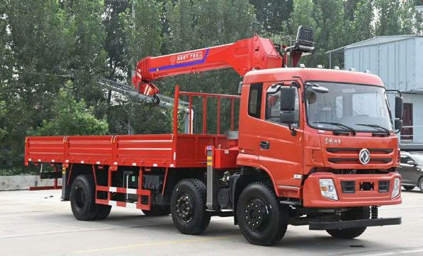 點(diǎn)擊查看詳細信息<br>標題：貨箱7.1米前四后四 閱讀次數：2102