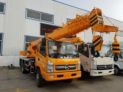 點(diǎn)擊查看詳細信息<br>標題：10噸凱馬汽車(chē)吊 閱讀次數：2312