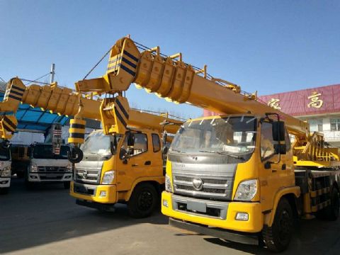 點(diǎn)擊查看詳細信息<br>標題：12噸福田汽車(chē)吊 閱讀次數：2350