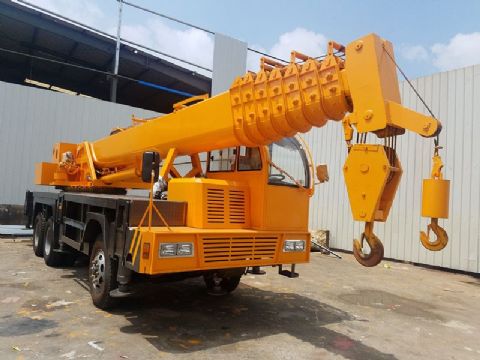 點(diǎn)擊查看詳細信息<br>標題：18噸后雙橋自制吊 閱讀次數：2418