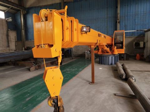 點(diǎn)擊查看詳細信息<br>標題：12噸碼頭吊 閱讀次數：2493