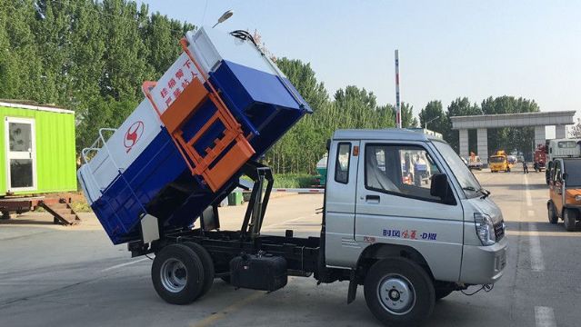 點(diǎn)擊查看詳細信息<br>標題：藍牌時(shí)風(fēng)風(fēng)菱垃圾車(chē) 閱讀次數：2470