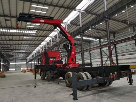 點(diǎn)擊查看詳細信息<br>標題：15噸折臂吊 閱讀次數：2875