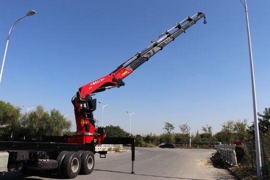 點(diǎn)擊查看詳細信息<br>標題：40噸折臂吊 閱讀次數：3167